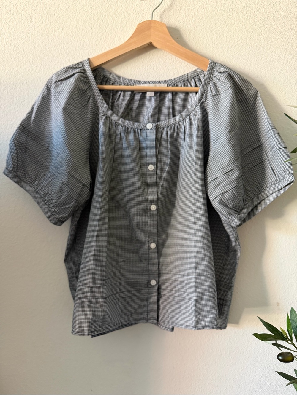 Petite Scalloped Pintucked Puff Sleeve Blouse
